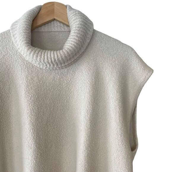 Lululemon Sleeveless Top - Picture 2 of 7